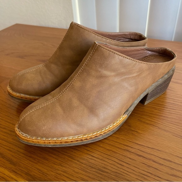 American Rag Segovia Mule Clog Color Saddle Size 7 - Picture 1 of 13